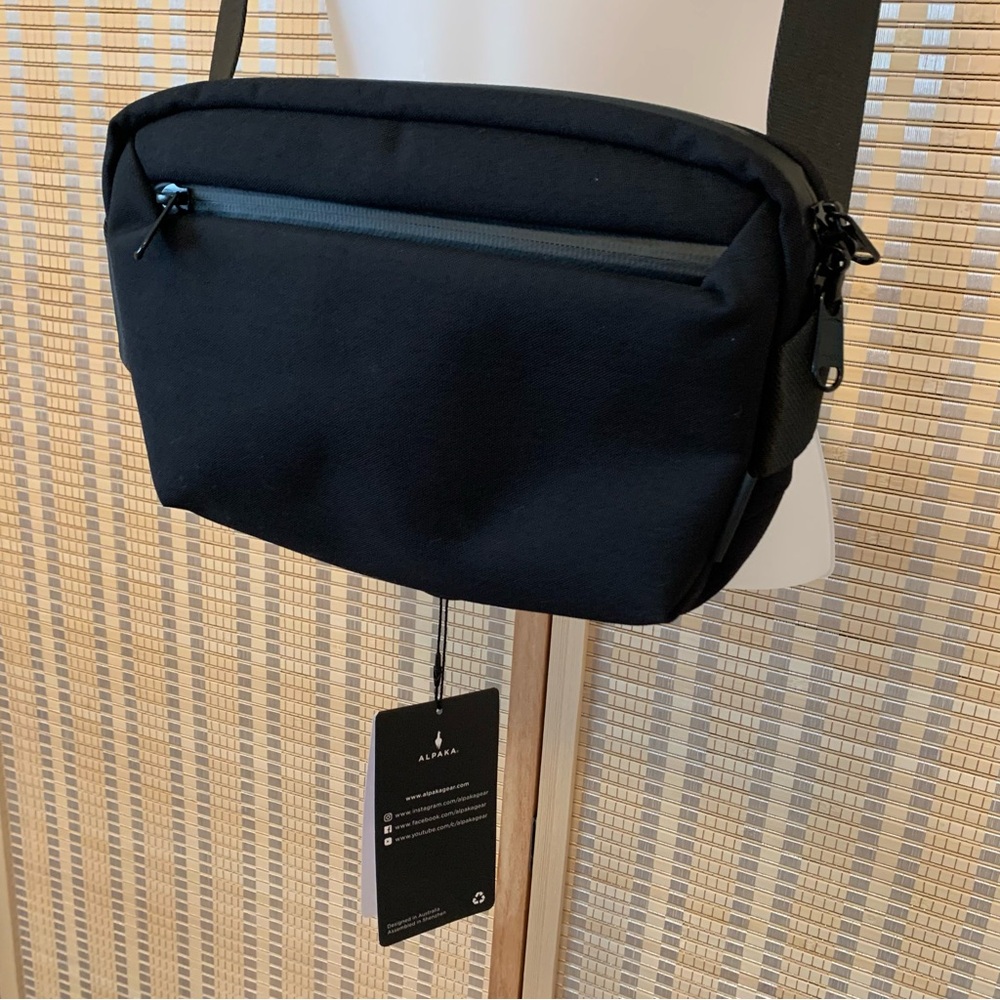 Alpaka Go Sling Mini NWT